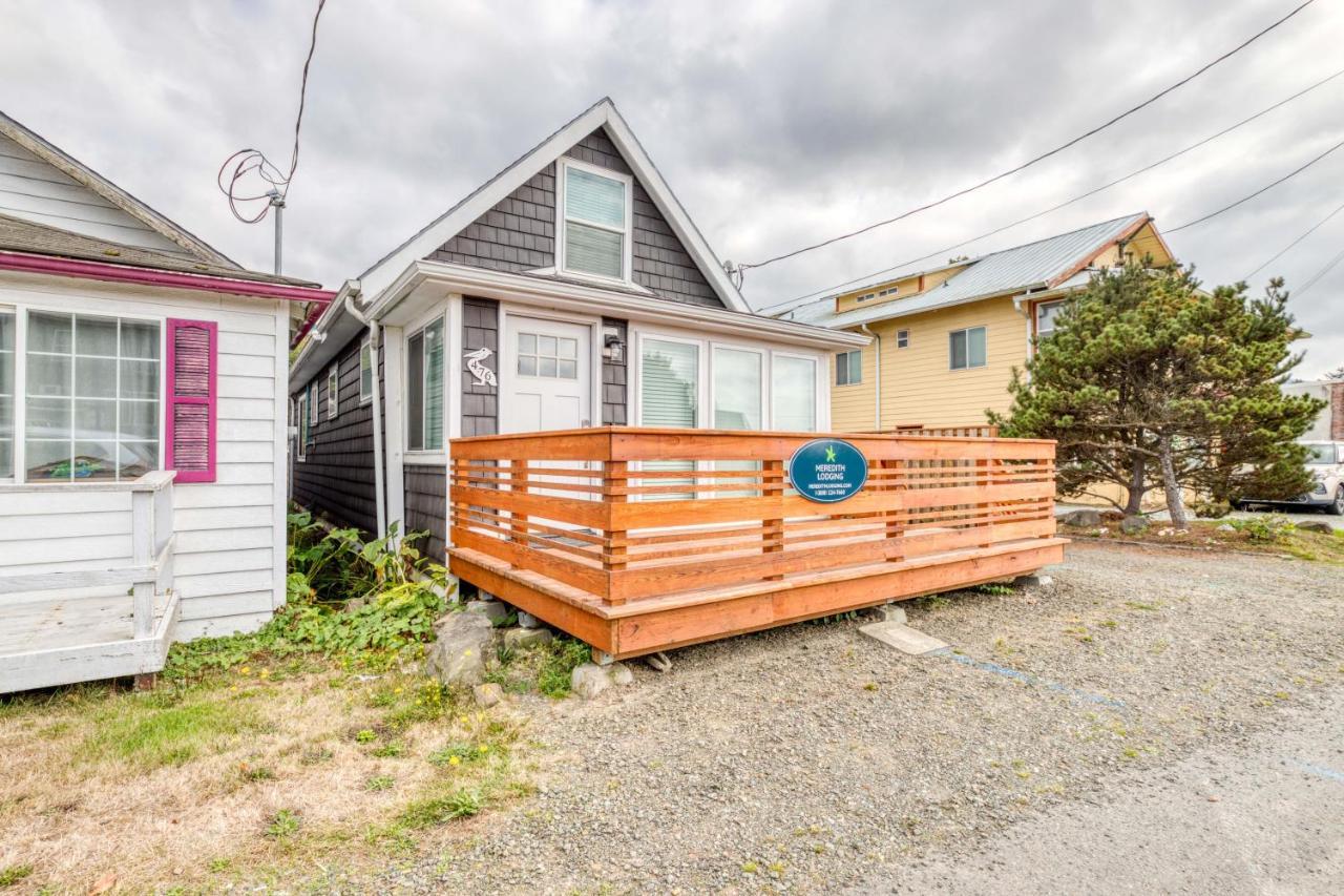 On The Rocks Villa Rockaway Beach Exterior photo